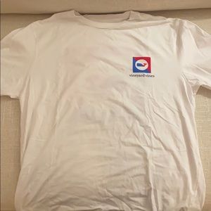 Vineyard Vines tshirt